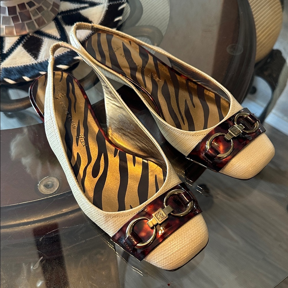 Chic Beige Slingback Flats with Tortoise Accents SH4